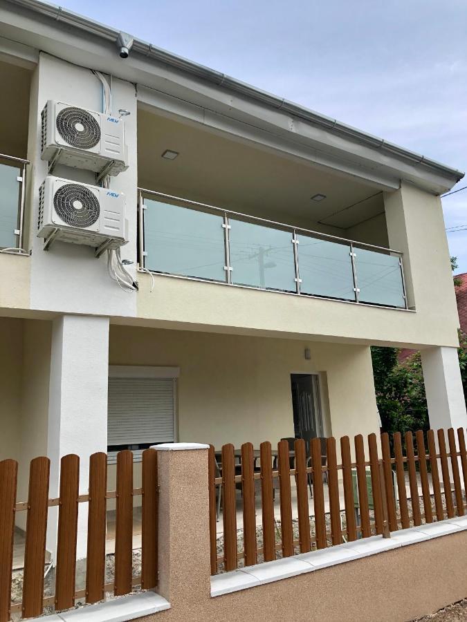 Janos Apartman بالاتونفوريد المظهر الخارجي الصورة